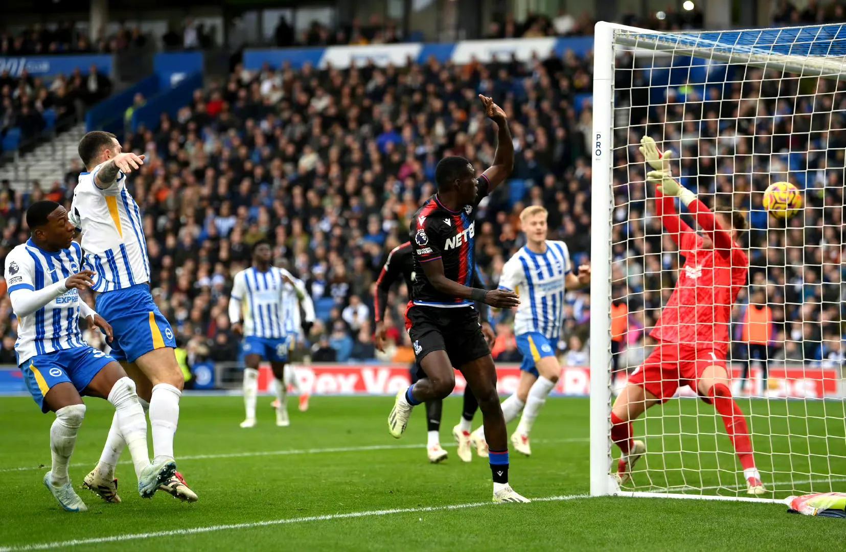 水晶宫客场逆转,惊险捍卫主场的简单介绍 水晶宫客场逆转,惊险捍卫主场的简单介绍