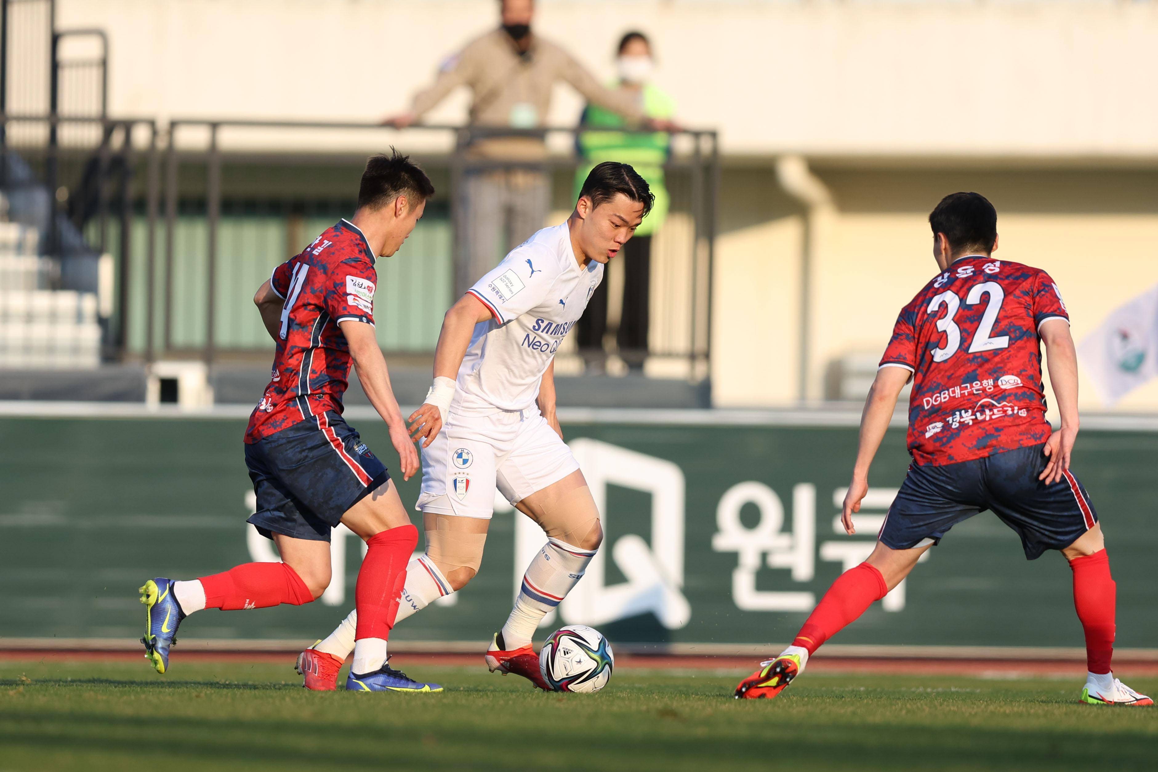 三亿体育体育网站入口-豪门对阵，顶级足球盛宴令人期待