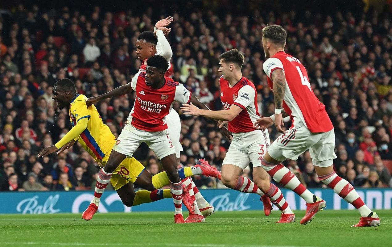 曼联客场力克沃特福德，英超联赛前景一片光明！的简单介绍