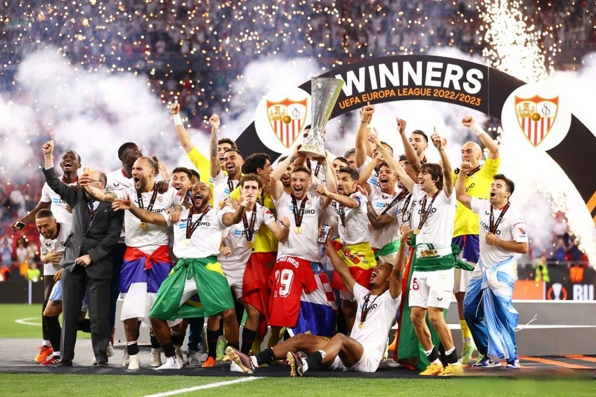 塞尔维亚队表现抢眼成功夺冠 塞尔维亚队表现抢眼成功夺冠