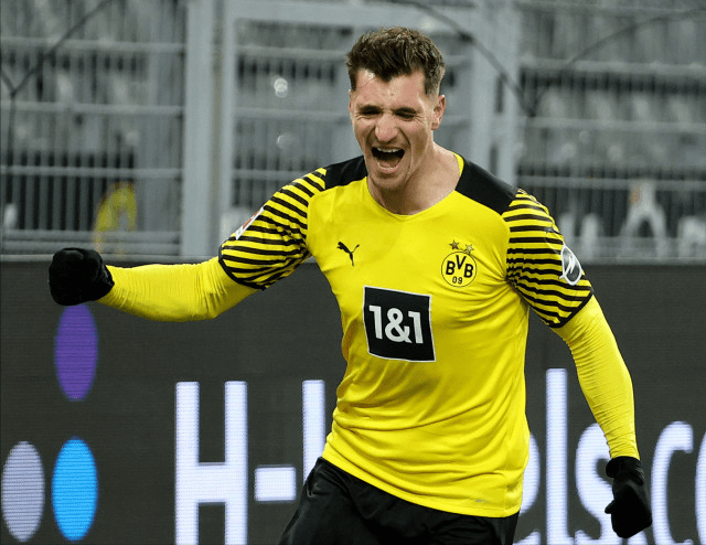 三亿体育体育在线登录-中欧球队取得胜利，稳坐积分榜前列的简单介绍