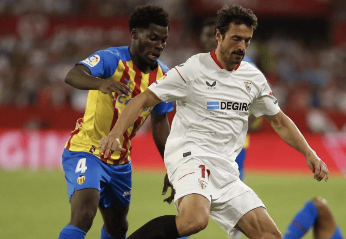 三亿体育体育官方入口-瓦伦西亚遭遇连败，教练组调整阵型