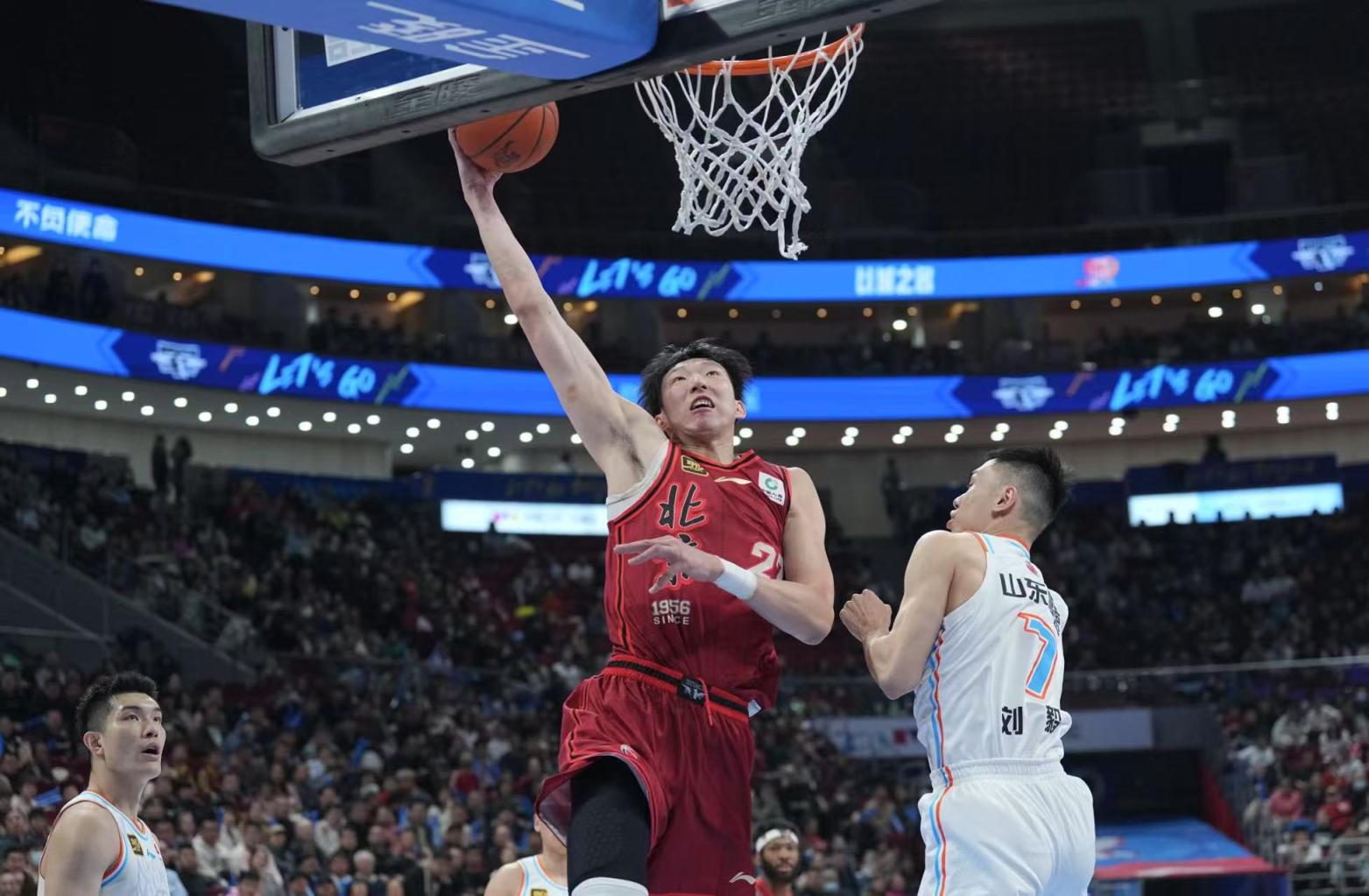 三亿体育体育视频-北京北汽新援发威，助球队击败强敌实现逆转胜利的简单介绍