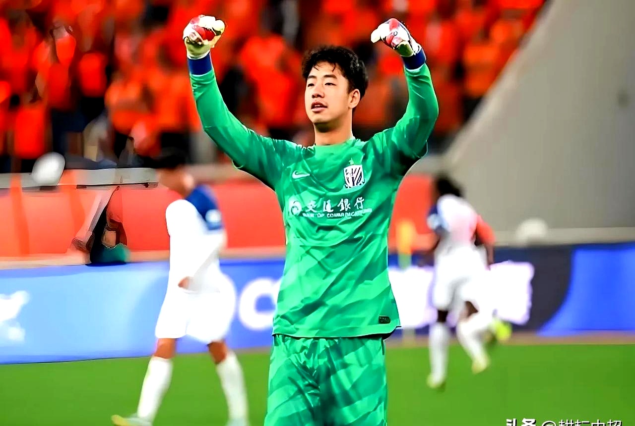 上海申花主帅公开批评球队表现，要求提升士气的简单介绍