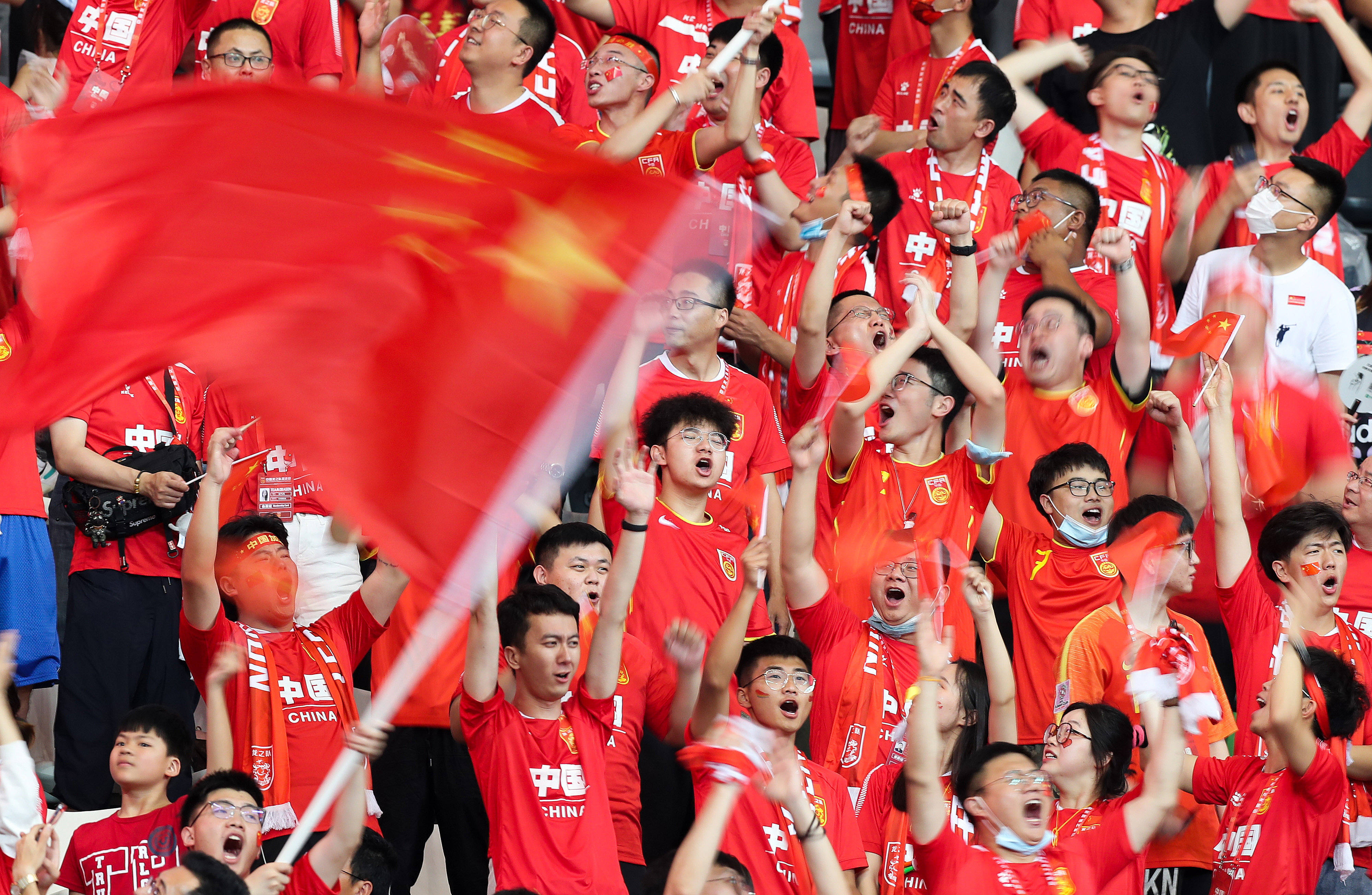 三亿体育体育在线-包含球队争霸：国内足球强强对抗的词条