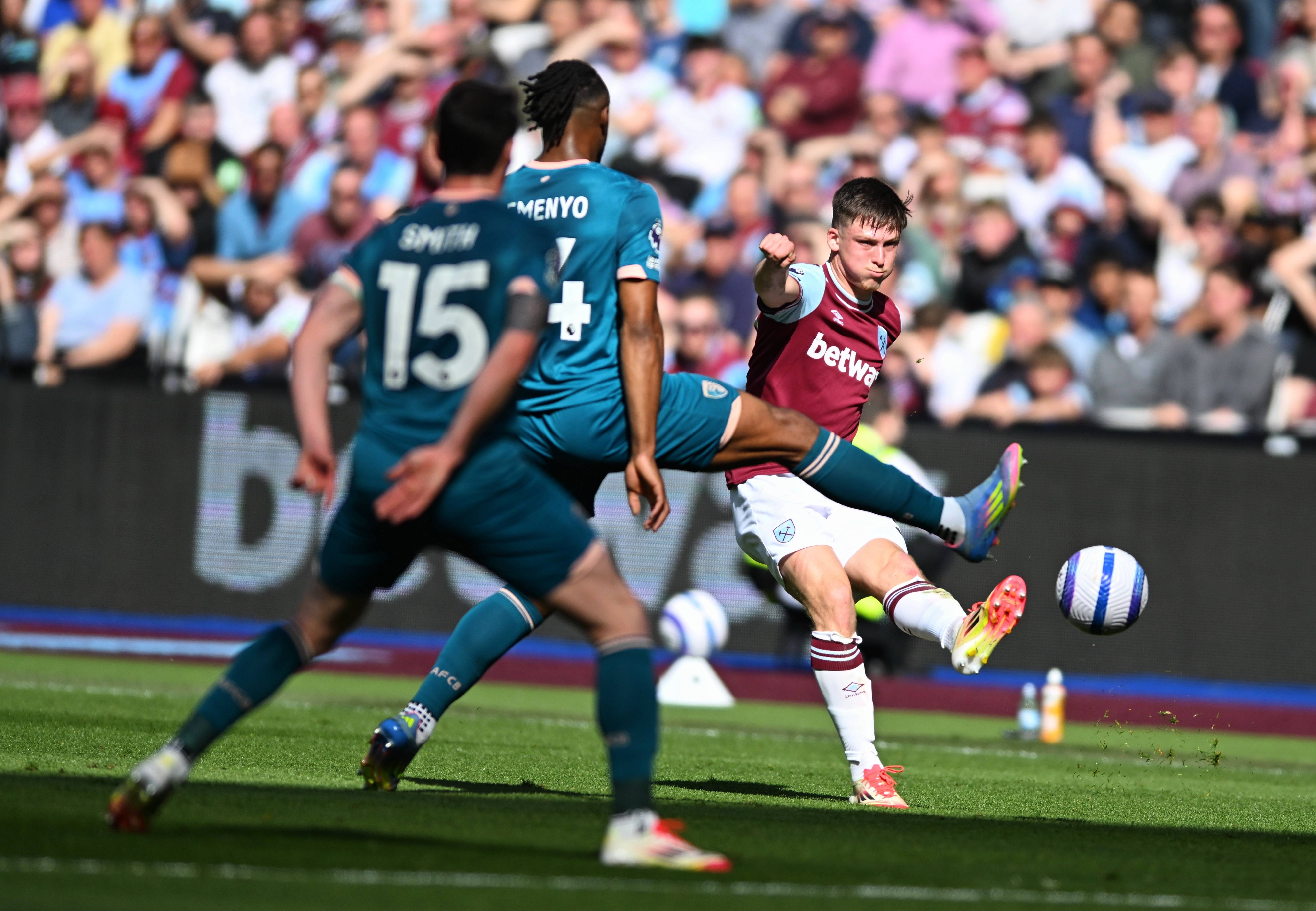 西汉姆联主场大胜伯恩茅斯,迅速崛起,追赶前八的简单介绍 西汉姆联主场大胜伯恩茅斯,迅速崛起,追赶前八的简单介绍