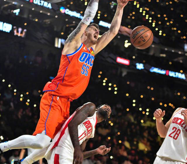 三亿体育体育在线-猛龙客场爆冷负于黄蜂,范弗利特状态低迷!的简单介绍